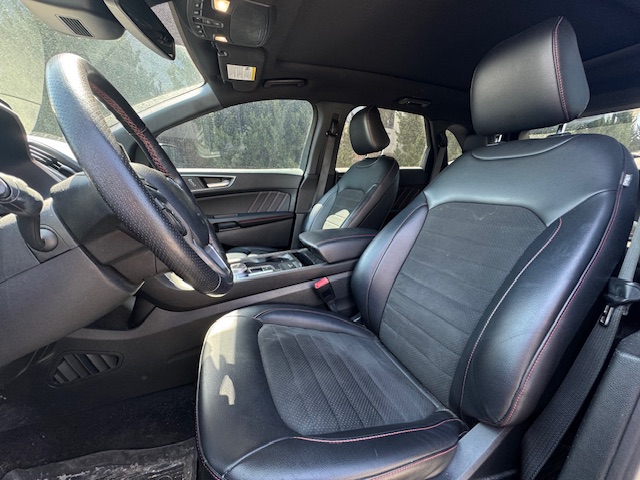Vehicle Photo 9