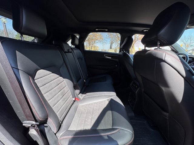 Vehicle Photo 11