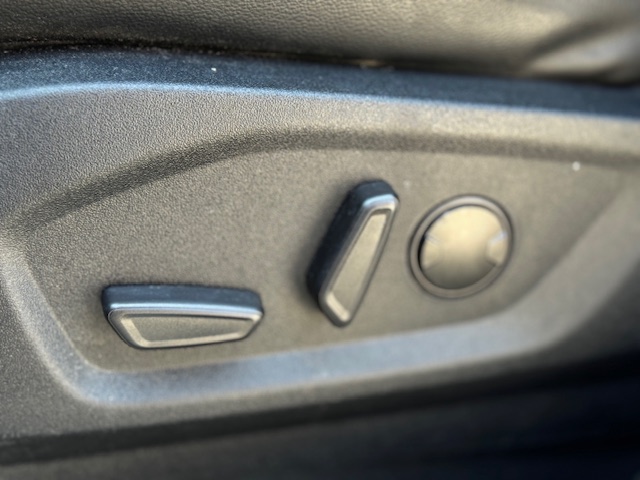 Vehicle Photo 13