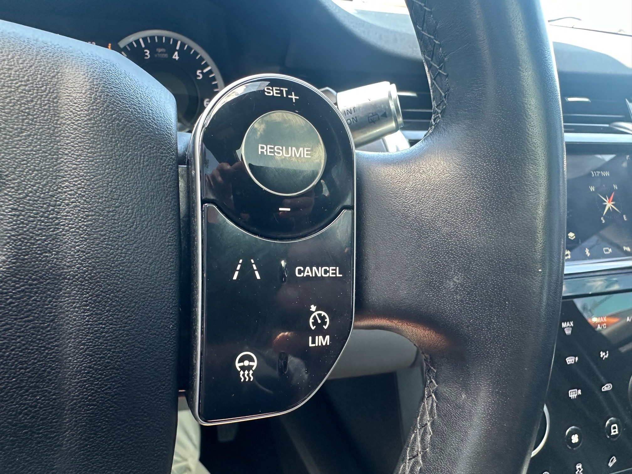 Vehicle Photo 17
